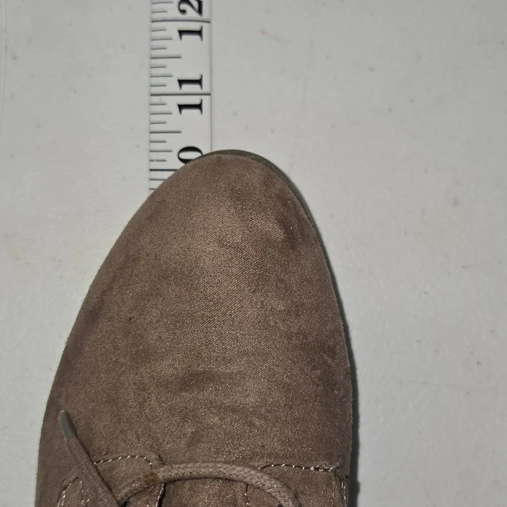Madden Girl Taupe Faux Suede Lace Up Ankle Boots Block Heel Size 10M TELL02J1